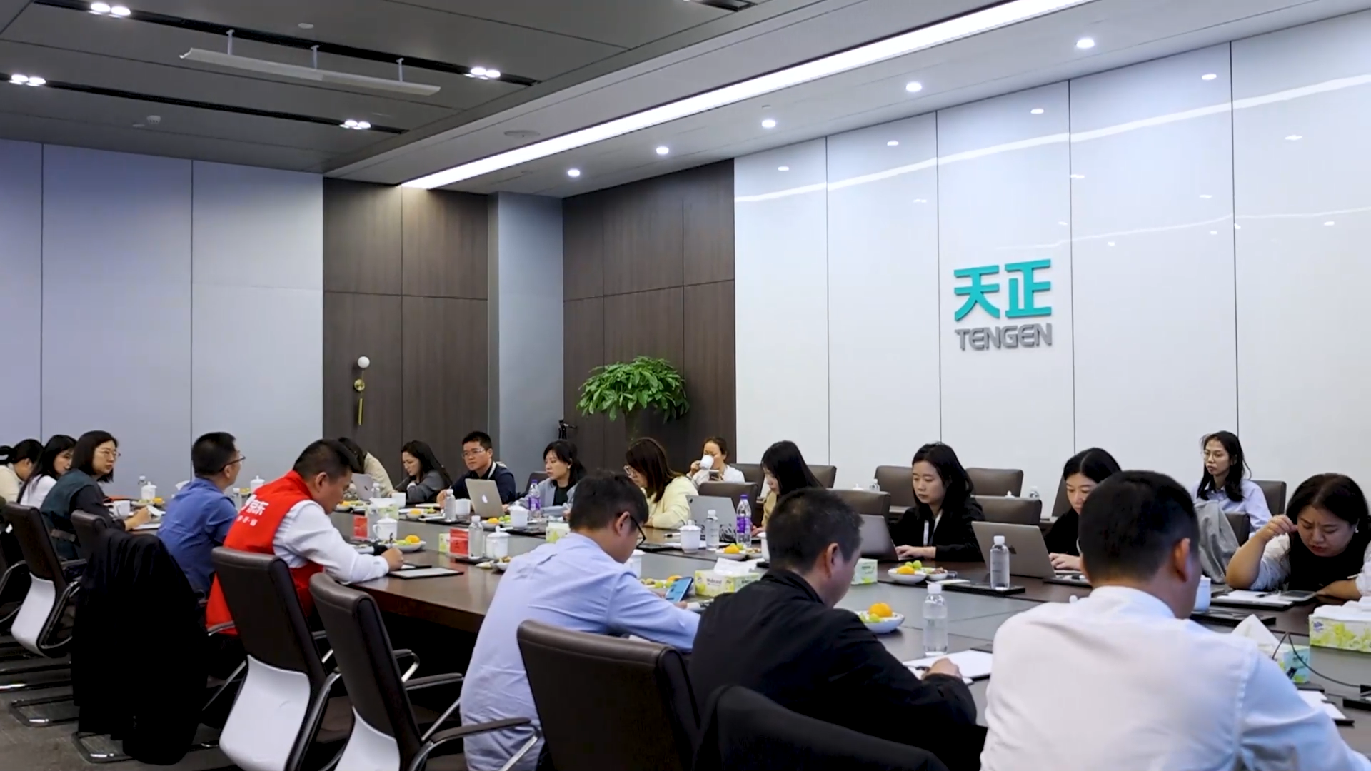 京东工业走进九游会j9，探访产业数智化之路！